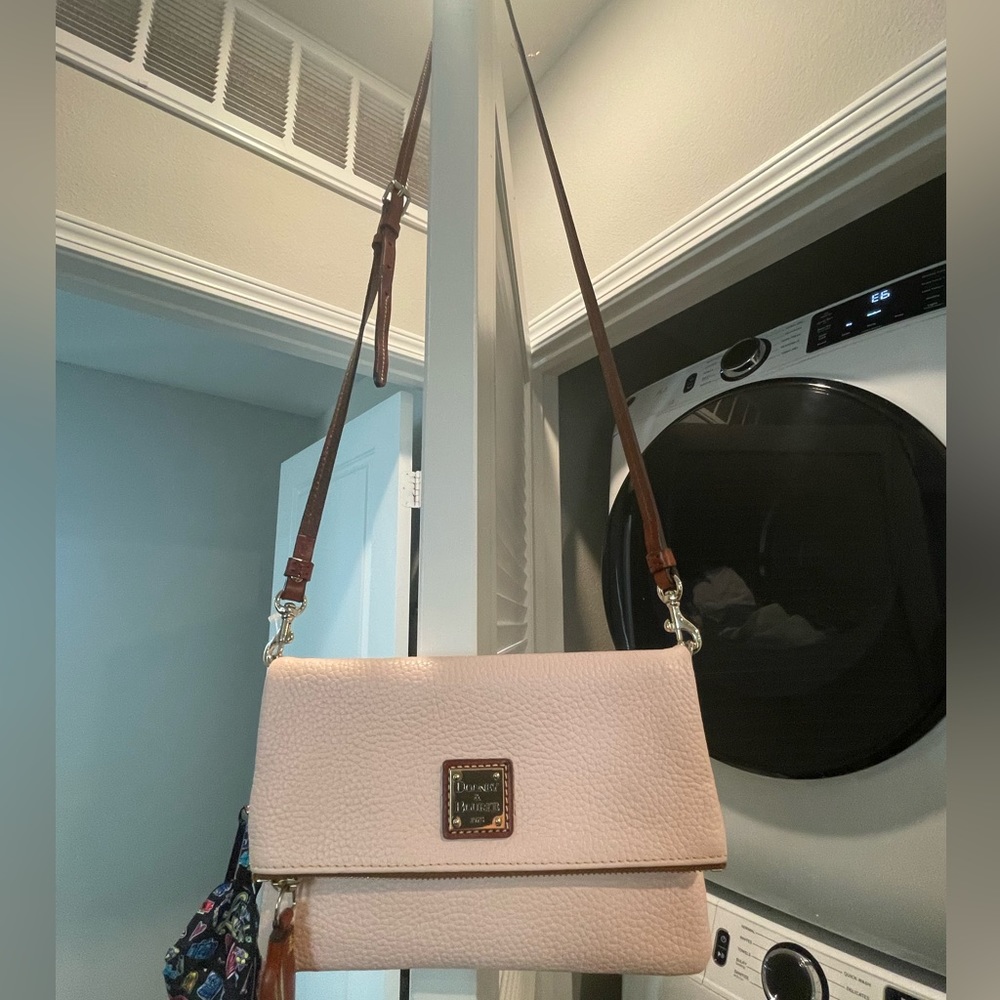 Light pink dooney&bourke crossbody bag